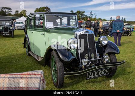 1933 Lanchester LA10, ausgestellt auf der Race Day Airshow, die am 2.. Oktober 2022 in Shuttleworth stattfand Stockfoto