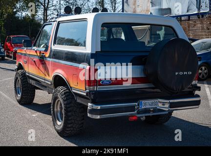 Ein großer Geländewagen Ford Bronco 351 5,8L XLT 4x4 fünfte Generation 1992-1996 Stockfoto