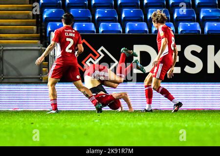 Harvey Rodgers (16 Accrington Stanley) feiert sein Tor während des Spiels der Sky Bet League 1 zwischen Peterborough und Accrington Stanley in London Road, Peterborough, am Dienstag, den 25.. Oktober 2022. (Kredit: Kevin Hodgson | MI News) Kredit: MI Nachrichten & Sport /Alamy Live News Stockfoto