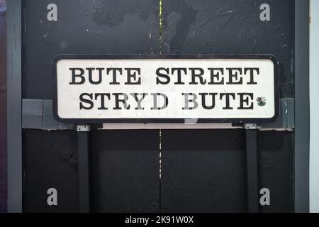 Schild für die Bute Street Road in Cardiff South Wales UK Stockfoto