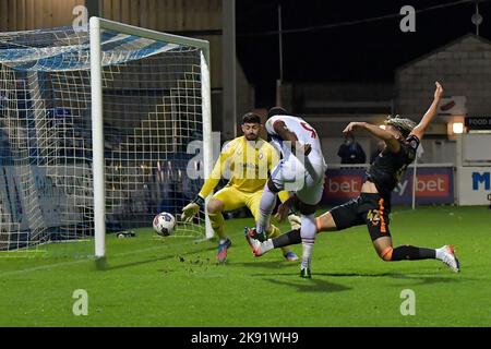 Hartlepool, Großbritannien. 25. Okt, 2022. Während des Sky Bet League 2-Spiels zwischen Hartlepool United und Salford City im Victoria Park, Hartlepool am Dienstag, den 25.. Oktober 2022. (Kredit: Scott Llewellyn | MI News & Sport) Kredit: MI News & Sport /Alamy Live News Stockfoto