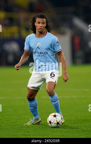 Nathan Ake von Manchester City beim UEFA Champions LeagueSpiel der