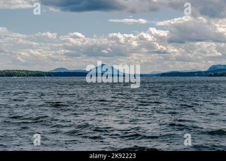 Der Magog-See ist ein Süßwassersee in der Region Estrie in Quebec, Kanada. Stockfoto