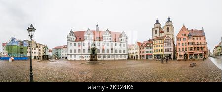 WITTENBERG, DEUTSCHLAND - 25. MÄRZ 2016: Der Hauptplatz der Lutherstadt Wittenberg in Deutschland. Wittenberg ist UNESCO-Weltkulturerbe. Stockfoto