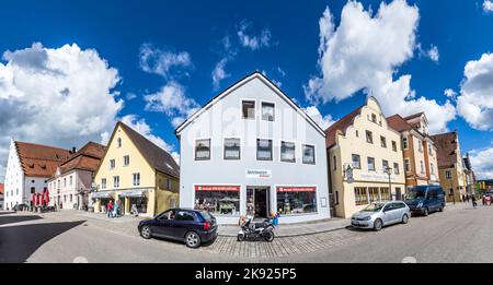 BEILNGRIES, DEUTSCHLAND - 30. MAI 2016: Berühmte alte Gebäude in Beilngries. Es ist eine Stadt im Landkreis Eichstaet, in Bayern, Deutschland. Es war der erste m Stockfoto