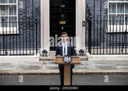 FOTO:JEFF GILBERT 25.. Oktober 2022 Downing Street, London, Großbritannien Rishi Sunak kommt, um als Premierminister in der Downing Street eine Rede zu halten Stockfoto