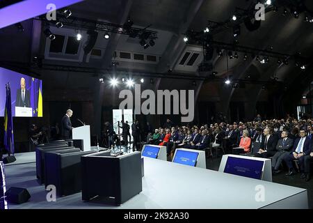 Berlin, Deutschland. 25. Oktober 2022. Bundeskanzler Olaf Scholz nimmt an der internationalen Fachkonferenz für Wiederaufbau in der Ukraine am 25. Oktober 2022 in Berlin Teil. Die Bundesregierung richtet eine internationale Expertenkonferenz zum Wiederaufbau, zur Modernisierung und Modernisierung der Ukraine aus. Foto: Pressestelle der Bundeskanzlerin/UPI. Kredit: UPI/Alamy Live Nachrichten Stockfoto