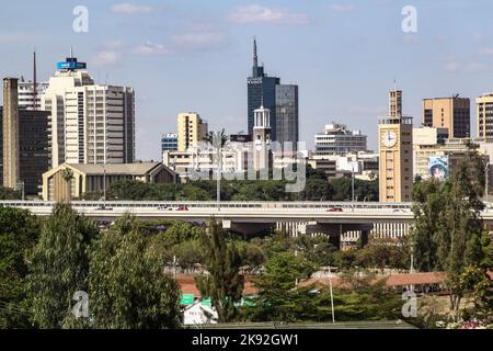 Nairobi, Kenia. 25. Oktober 2022. Kommerzielle Hochhäuser in Nairobi City. Laut einer Umfrage des Expat City Ranking 2021 wurde Nairobi als beste Stadt in Afrika für Expatriates eingestuft. (Foto von James Wakibia/SOPA Images/Sipa USA) Quelle: SIPA USA/Alamy Live News Stockfoto