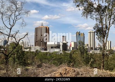 Nairobi, Kenia. 25. Oktober 2022. Kommerzielle Hochhäuser in Nairobi City. Laut einer Umfrage des Expat City Ranking 2021 wurde Nairobi als beste Stadt in Afrika für Expatriates eingestuft. (Foto von James Wakibia/SOPA Images/Sipa USA) Quelle: SIPA USA/Alamy Live News Stockfoto