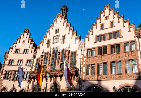 Frankfurt, Deutschland - 9. Oktober 2009: Berühmtes Rathaus am zentralen Platz in Frankfurt, das Römer, das ehemalige historische Stadtzentrum Stockfoto