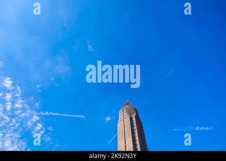 Frankfurt, Deutschland - 12. September 2010: Der Messeturm Messeturm - ein 63-geschossiger, 257 m hohe Wolkenkratzer. Es ist das zweithöchste Gebäude in Frankfur Stockfoto