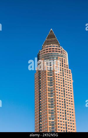 Frankfurt, Deutschland - 12. September 2010: Der Messeturm Messeturm - ein 63-geschossiger, 257 m hohe Wolkenkratzer. Es ist das zweithöchste Gebäude in Frankfur Stockfoto