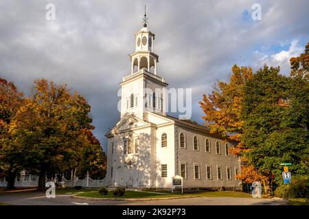 Old Bennington, VT - USA - Oct 10, 2022 Horizontale Ansicht von Vermonts erster protestantischer Kirche, der 'Old First' Congregational Church. Es wurde 1 erbaut Stockfoto