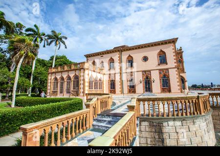 SARASOTA, USA - 25. JULI 2013: Ca d'Zan ist eine kunstvolle Villa im venezianischen Stil, die teilweise dem Dogenpalast in Venedig in Sarasota, USA, nachempfunden ist. Gebaut Stockfoto