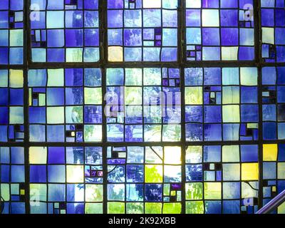 BRASILIA, BRASILIEN - 26. Okt 2013: Das Santuario Dom Bosco (Heiligtum von Dom Bosco) ehrt den italienischen heiligen, der 1883 in B von einer utopischen Stadt träumte Stockfoto