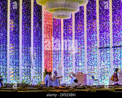 BRASILIA, BRASILIEN - 26. Okt 2013: Das Santuario Dom Bosco (Heiligtum von Dom Bosco) ehrt den italienischen heiligen, der 1883 in B von einer utopischen Stadt träumte Stockfoto