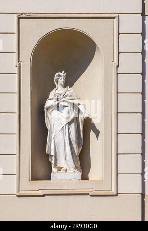 MÜNCHEN, DEUTSCHLAND - APR 20, 2015: Statuen auf dem Schloss Oberschleißheim, München. Stockfoto