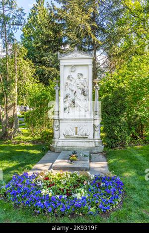 WIEN, ÖSTERREICH - APR 26, 2015: Franz Schubert Denkmal im Zentralfriedhof, Wien, Österreich. Stockfoto