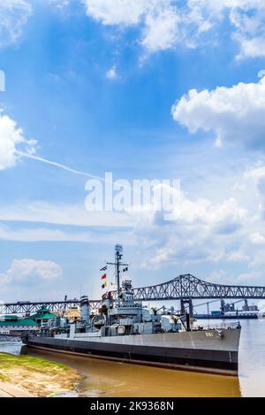 BATON ROUGE, USA - 13. JULI 2013: USS Kidd dient als Museum in Baton Rouge, USA. USS Kidd war das erste Schiff der US Navy, das nach Rear ADM benannt wurde Stockfoto