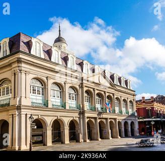 NEW ORLEANS, LOUISIANA USA - 17. JULI 2013: Häuser in einem historischen Gebäude im French Quarter in New Orleans, USA. Tourismus bietet eine große Quelle von Stockfoto
