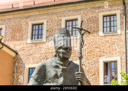 KRAKAU, POLEN - 27. JULI 2013: Statue von Papst Johannes Paul II. ( seliger Johannes Paul oder Johannes Paul der große, Papa Giovanni Paolo II, Karol Jozef Wojtyla ) o Stockfoto