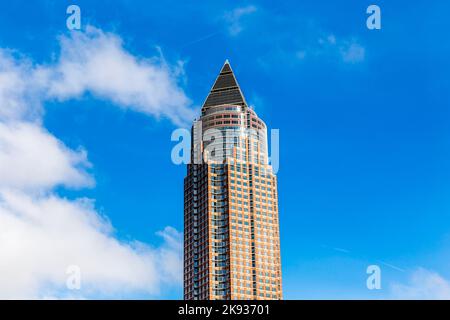 FRANKFURT, DEUTSCHLAND - 12. Okt 2014: Der Messeturm, deutscher Hauptsitz der Investmentbank Goldman Sachs in Frankfurt, Deutschland. Stockfoto