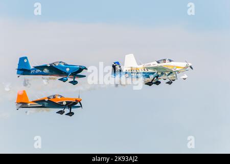 Sky Squadron tritt an der Küste von Rio de Janeiro, Brasilien, auf - 07. September 2022: Sky Squadron tritt am Tag der Unabhängigkeit am Strand von der Küste auf Stockfoto