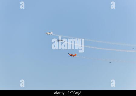 Sky Squadron tritt an der Küste von Rio de Janeiro, Brasilien, auf - 07. September 2022: Sky Squadron tritt am Tag der Unabhängigkeit am Strand von der Küste auf Stockfoto