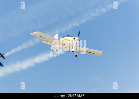 Sky Squadron tritt an der Küste von Rio de Janeiro, Brasilien, auf - 07. September 2022: Sky Squadron tritt am Tag der Unabhängigkeit am Strand von der Küste auf Stockfoto