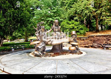 NEW YORK - JULI 11: Memorial Alice im Wunderland für Margarita Delacorte im Cental Park von ihrem Mann am 11,2010. Juli in New York, USA. Stockfoto