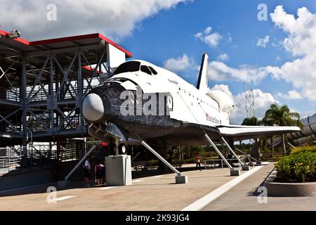 ORLANDO, USA - 25. JULI: Das ursprüngliche Space Shuttle Explorer, das am Kennedy Space Center steht, öffnet am 25. Juli 20 für Besucher, die auch ins Innere eintreten können Stockfoto