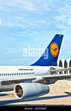 FRANKFURT, DEUTSCHLAND - 25. AUGUST 2011: Lufthansa-Flug ist am 25. August in Frankfurt am Main startbereit. Lufthansa ist die Flaggenträger von Germ Stockfoto