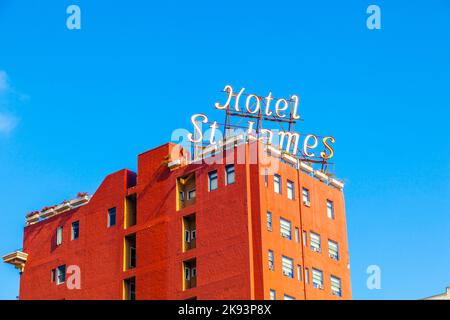 SAN DIEGO, USA - 11. JUNI: Fassade des historischen Hotels St. James am 11. Juni 2012 in San Diego, USA. Erbaut im Jahr 1913 von dem verstorbenen Henry Harms Preibisius, der Stockfoto