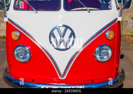 STEINBACH, 18. AUGUST: Wunderschön restaurierter VW Bully am 18,2012. August in Steinbach, Deutschland. Die Produktion von Typ T1 (VW BULLY) begann 1950 in Wolf Stockfoto