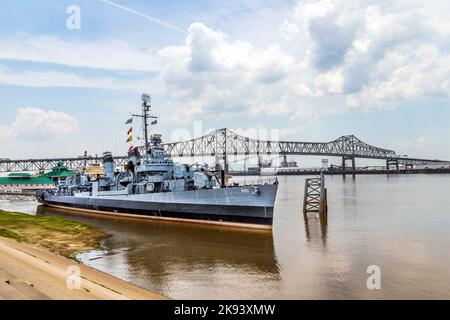 BATON ROUGE, USA - JULI 13: Die USS Kidd dient am 13. Juli 2013 als Museum in Baton Rouge, USA. USS Kidd war das erste Schiff der US Navy, das den Namen A erhielt Stockfoto