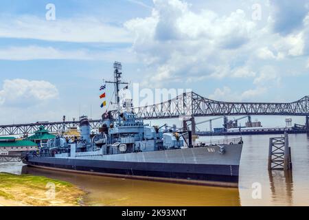 BATON ROUGE, USA - JULI 13: Die USS Kidd dient am 13. Juli 2013 als Museum in Baton Rouge, USA. USS Kidd war das erste Schiff der US Navy, das den Namen A erhielt Stockfoto