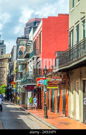 NEW ORLEANS, USA - JULI 17: Historisches Gebäude im French Quarter am 17. Juli 2013 in New Orleans, USA. Tourismus bietet eine große Einnahmequelle a Stockfoto