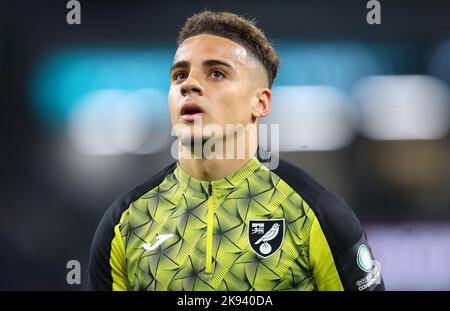 Burnley, England, 25.. Oktober 2022. Max Aarons aus Norwich City während des Sky Bet Championship-Spiels in Turf Moor, Burnley. Bildnachweis sollte lauten: Lexy Ilsley / Sportimage Stockfoto