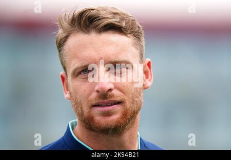 Datei-Foto vom 17-07-2022 des englischen Kapitäns Jos Buttler, der sich weigerte, den Regen von Melbourne für die Schockniederlage Englands durch Irland verantwortlich zu machen, und akzeptierte „das bessere Team, das in Melbourne gewonnen hat“. Ausgabedatum: Mittwoch, 26. Oktober 2022. Stockfoto