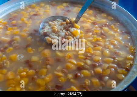 Hausgemachte Asure oder Ashura oder Noah's Pudding. Traditionelle türkische Desserts. Vegane Desserts. Stockfoto