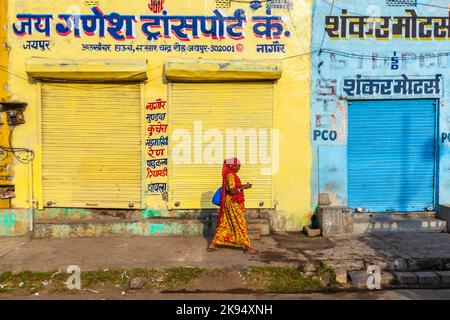 JAIPUR, INDIEN - 12. OKTOBER: Geschlossen Geschäfte am Freitag um 8am Uhr am 19. Oktober 2012 in Jaipur, Indien. Für die Hindi ist der Freitag der heilige Ruhetag. Stockfoto