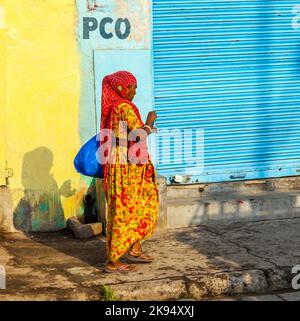 JAIPUR, INDIEN - 12. OKTOBER: Geschlossen Geschäfte am Freitag um 8am Uhr am 19. Oktober 2012 in Jaipur, Indien. Für die Hindi ist der Freitag der heilige Ruhetag. Woma Stockfoto