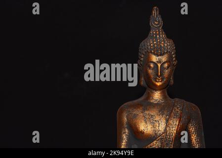 Niederlande. Oktober 2022.buddha-Statue in ruhiger Ruhepose. Shakyamuni Buddha ist ein spiritueller Lehrer, eine der drei Weltreligionen. Hochwertige Fotos Stockfoto