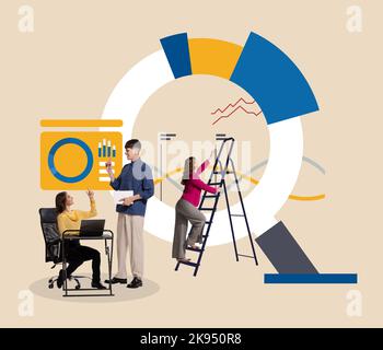 Junge Profis, Entwickler, die planen, neues Projekt zu erstellen und zu entwickeln. Konzept von Startup, Business Continuity, Target, Ideas. Collage Stockfoto