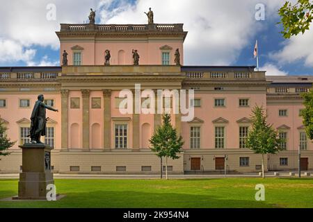 Berliner Staatsoper unter den Linden mit Bebelplatz und Bluecher-Denkmal, Deutschland, Berlin Stockfoto