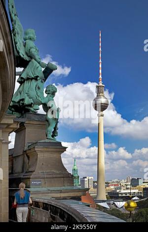 Berliner Fernsehturm von der Aussichtsplattform des Berliner Doms aus gesehen, Deutschland, Berlin Stockfoto