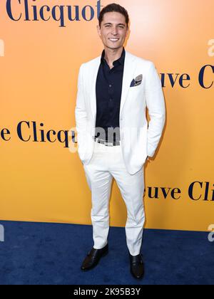 BEVERLY HILLS, LOS ANGELES, KALIFORNIEN, USA - 25. OKTOBER: Der amerikanische Schauspieler Elijah Allan-Blitz kommt zur Eröffnung der Veuve Clicquot 250. Anniversary Solaire Culture Exhibition, die am 25. Oktober 2022 am 468 North Rodeo Drive in Beverly Hills, Los Angeles, Kalifornien, USA, stattfand. (Foto von Xavier Collin/Image Press Agency) Stockfoto