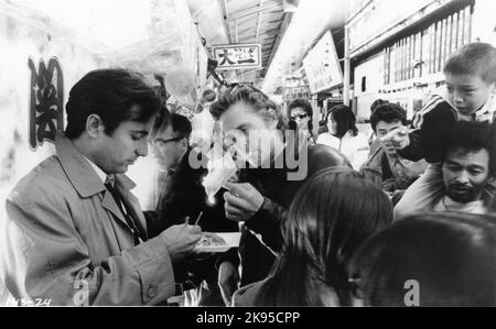 ANDY GARCIA und MICHAEL DOUGLAS im SCHWARZEN REGEN 1989 Regisseur RIDLEY SCOTT geschrieben von Craig Bolotin und Warren Lewis Musik Hans Zimmer Jaffe-Lansing / Pegasus Film Partners / Paramount Picturms Stockfoto