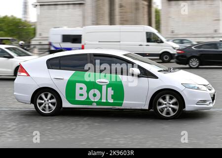 Die Abbildung zeigt ein französisches Pariser Taxi oder VTC (Bolt) in Paris, Frankreich, am 25. Oktober 2022. Foto von Victor Joly/ABACAPRESS.COM Stockfoto