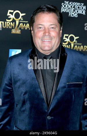 Burbank, CA. 25. Oktober 2022. Jeff Rector bei der Ankunft zu den Saturn Awards 50., dem Marriott Burbank Airport Hotel Convention Center, Burbank, CA 25. Oktober 2022. Kredit: Priscilla Grant/Everett Collection/Alamy Live Nachrichten Stockfoto